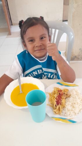 nino comiendo 4
