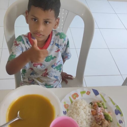 nino comiendo-jan 2025-2
